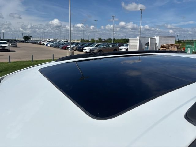 Used 2022 Chrysler Pacifica Limited FWD image 11
