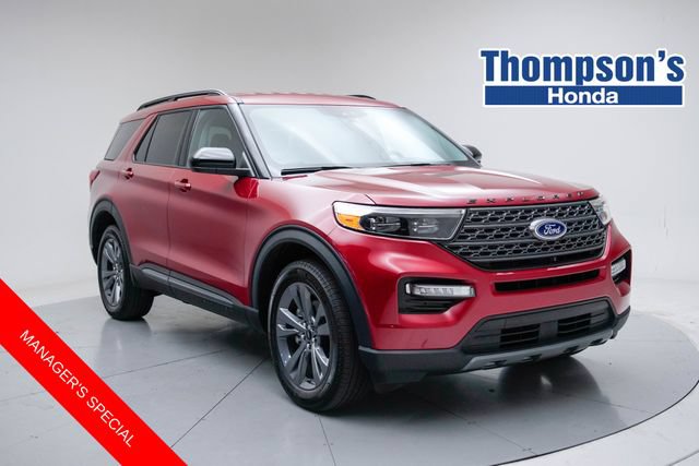 Used 2024 Ford Explorer XLT w/ Equipment Group 202A AWD/4WD image 1