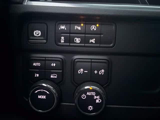 Used 2025 Chevrolet Tahoe LT AWD/4WD image 25