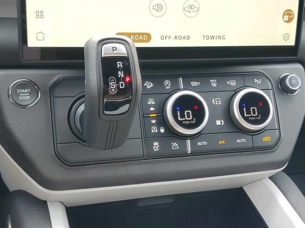 New 2026 Land Rover Defender 130 X-Dynamic SE AWD/4WD image 24