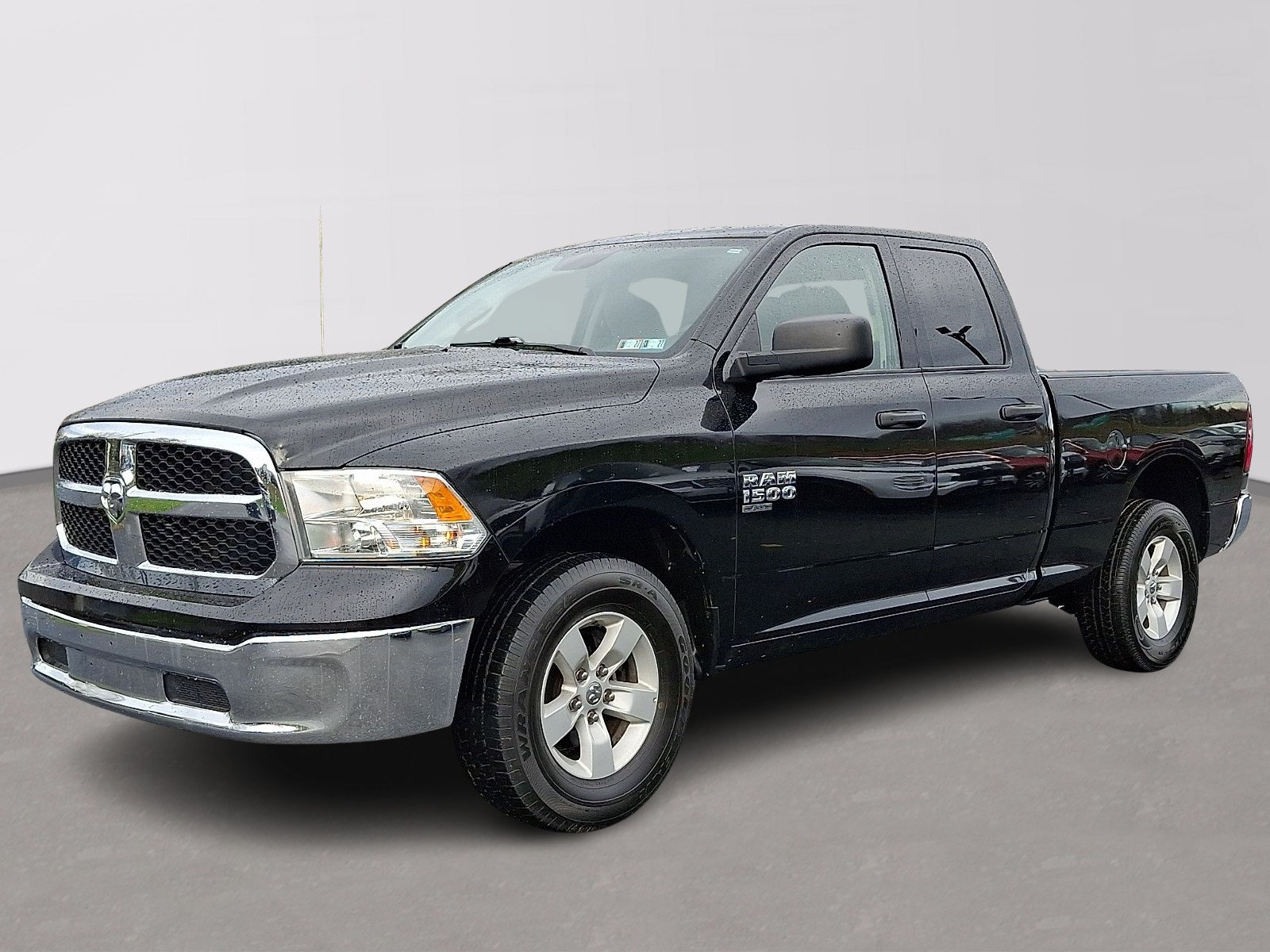 Used 2024 RAM 1500 Classic SLT AWD/4WD image 3