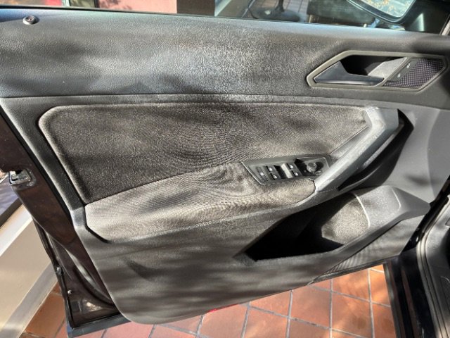 Used 2020 Volkswagen Tiguan S image 17