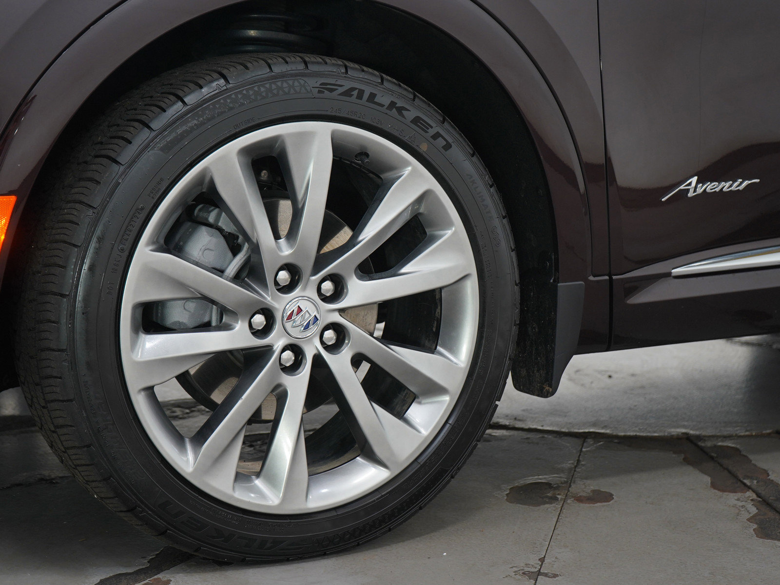 Used 2022 Buick Envision Avenir w/ Technology Package II image 28