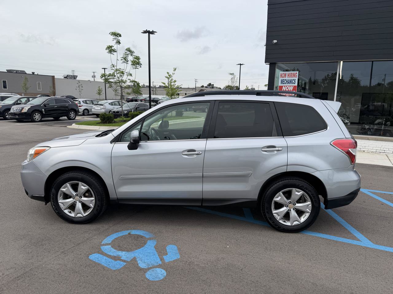 Used 2014 Subaru Forester 2.5i Touring AWD/4WD image 8
