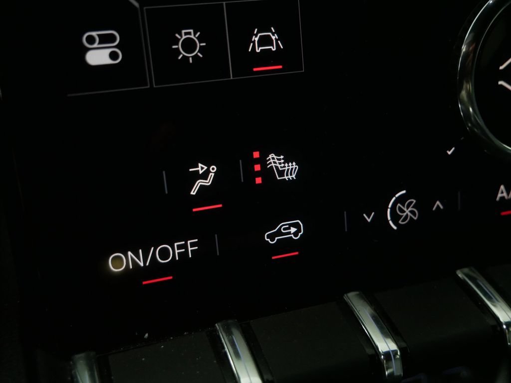 Used 2025 GMC Terrain Elevation AWD/4WD image 23