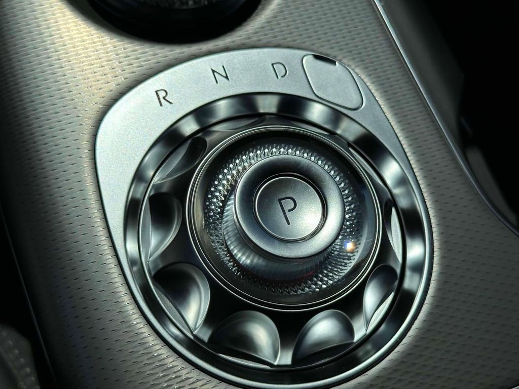 New 2024 Genesis GV60 Advanced image 30