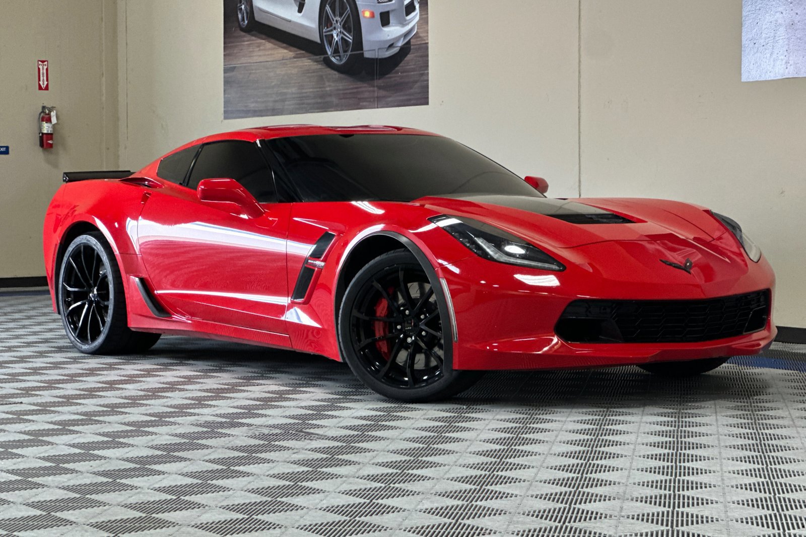 Used 2019 Chevrolet Corvette Grand Sport w/ Carbon Flash Badge Package image 2