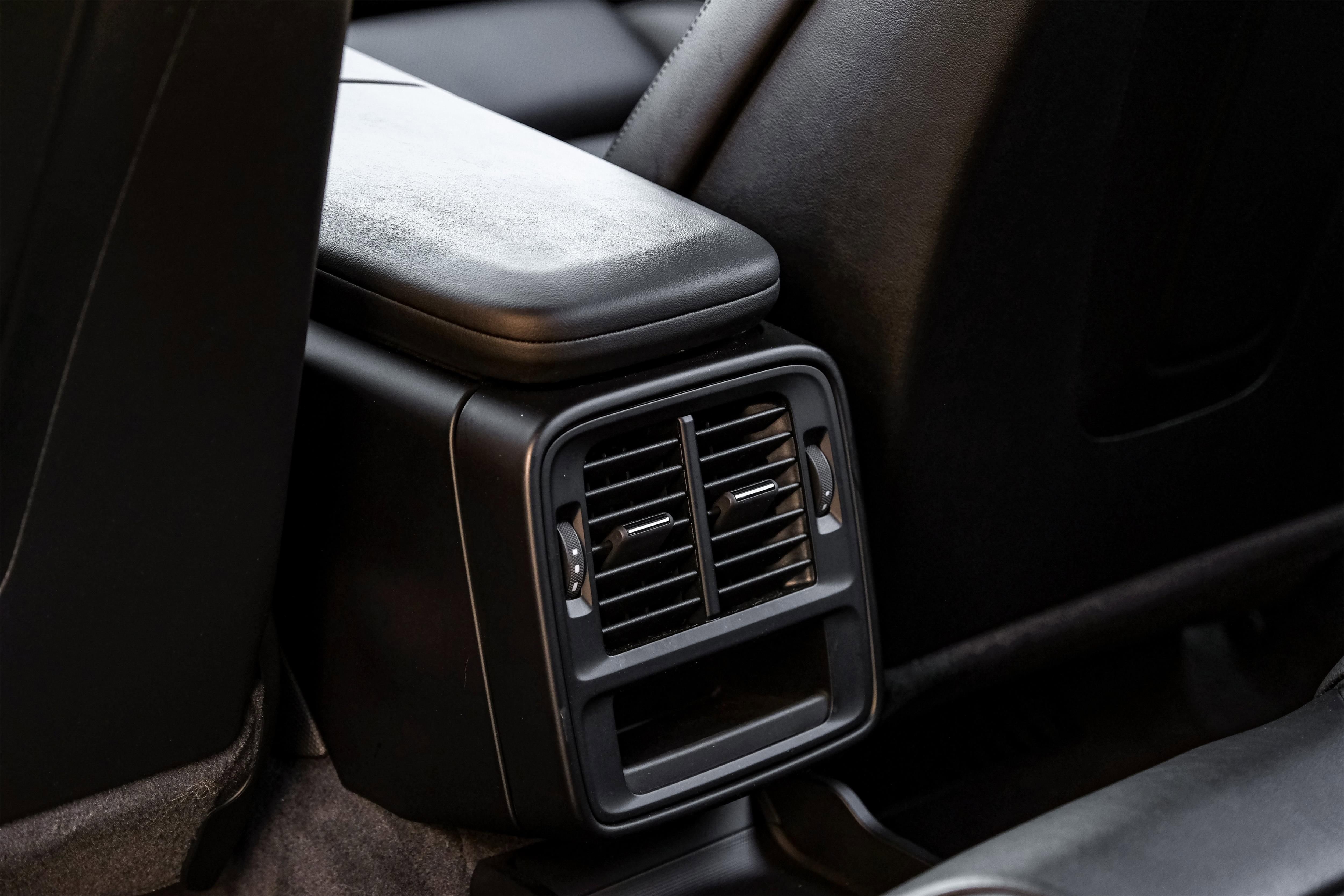 Used 2021 Porsche Taycan image 34