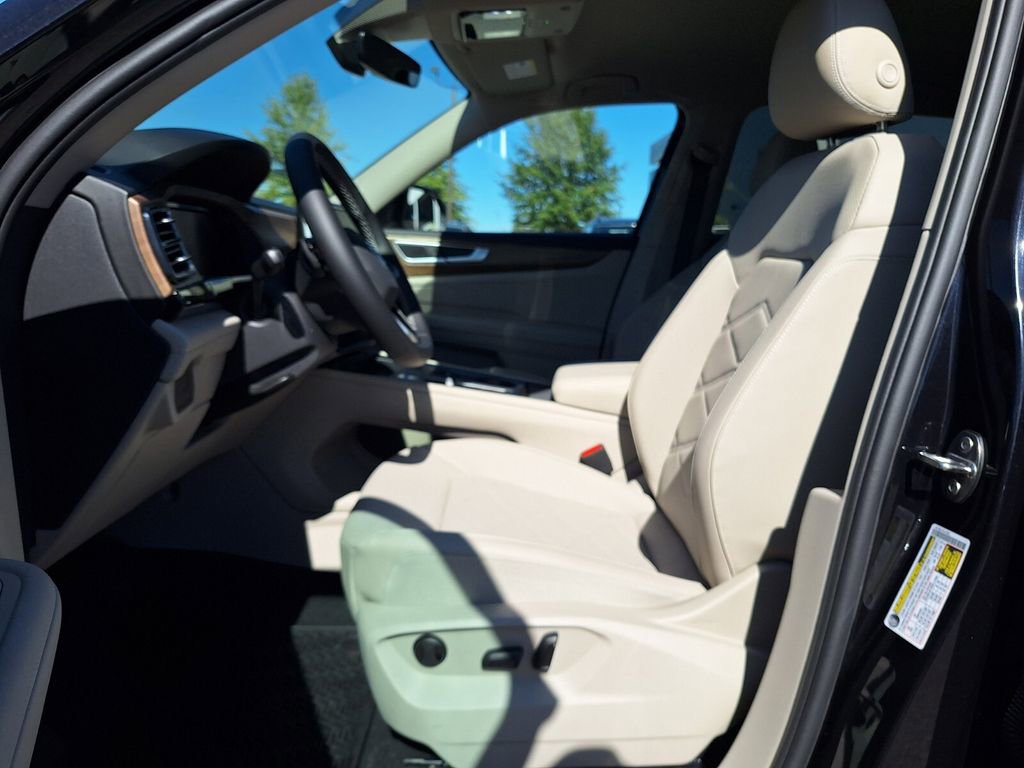 New 2026 Volkswagen Atlas SE image 12