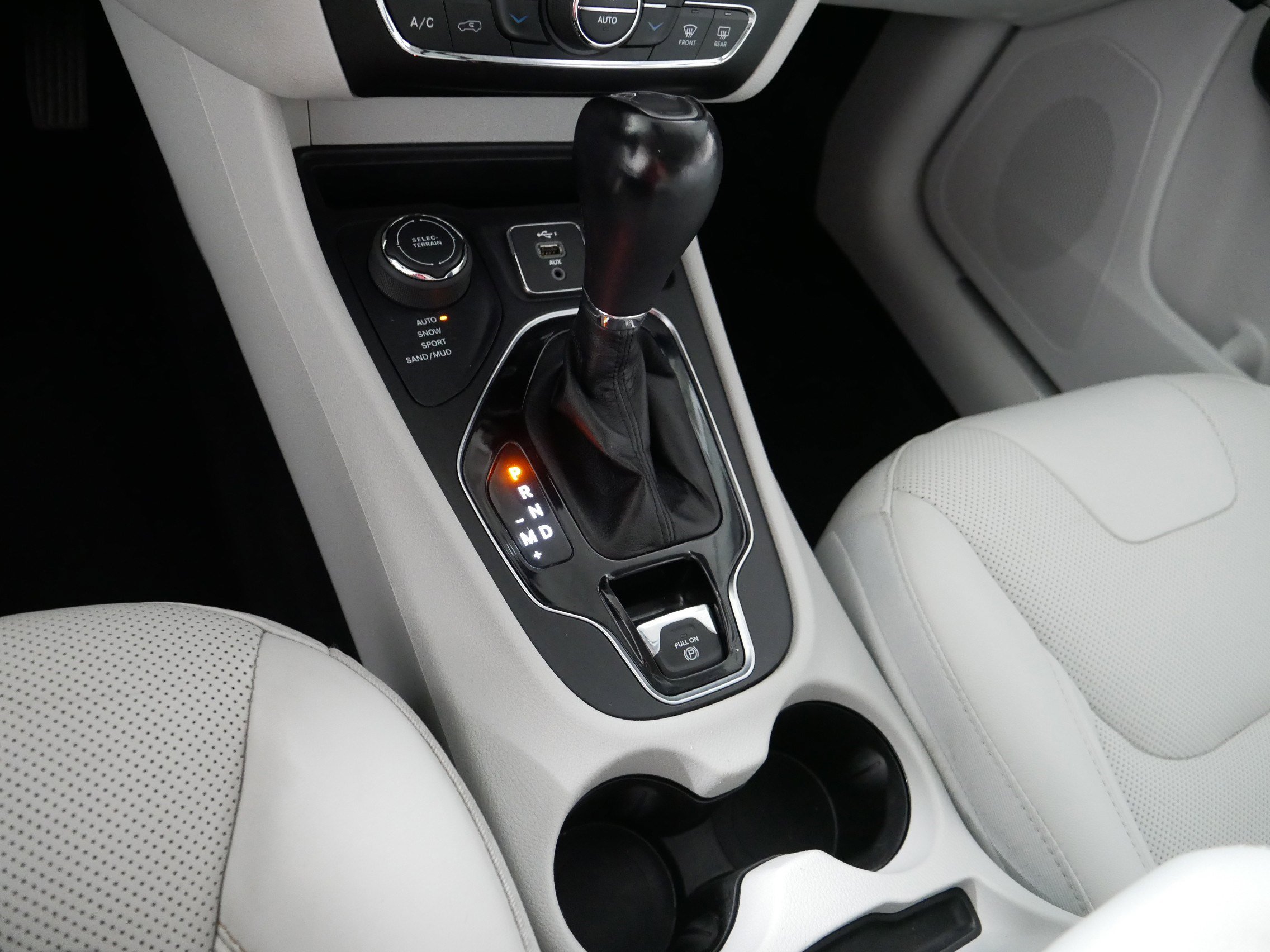 Used 2021 Jeep Cherokee Limited AWD/4WD image 24