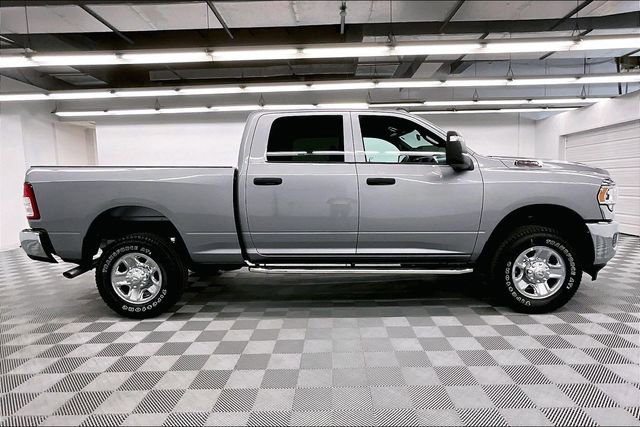 Used 2024 RAM 2500 Tradesman w/ Chrome Appearance Group image 16