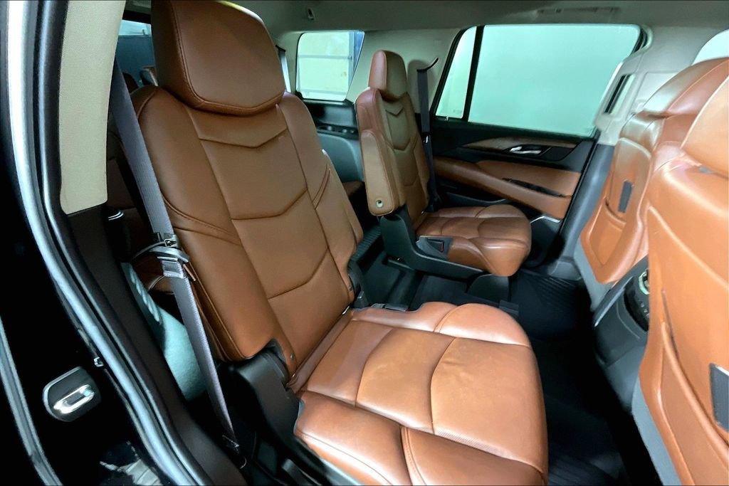 Used 2017 Cadillac Escalade Premium Luxury image 38
