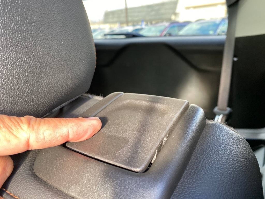 Used 2023 GMC Acadia AT4 w/ Technology Package image 26