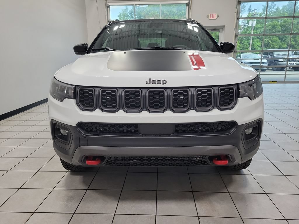 New 2026 Jeep Compass Trailhawk w/ Sun, Sound & Navigation Group AWD/4WD video 2