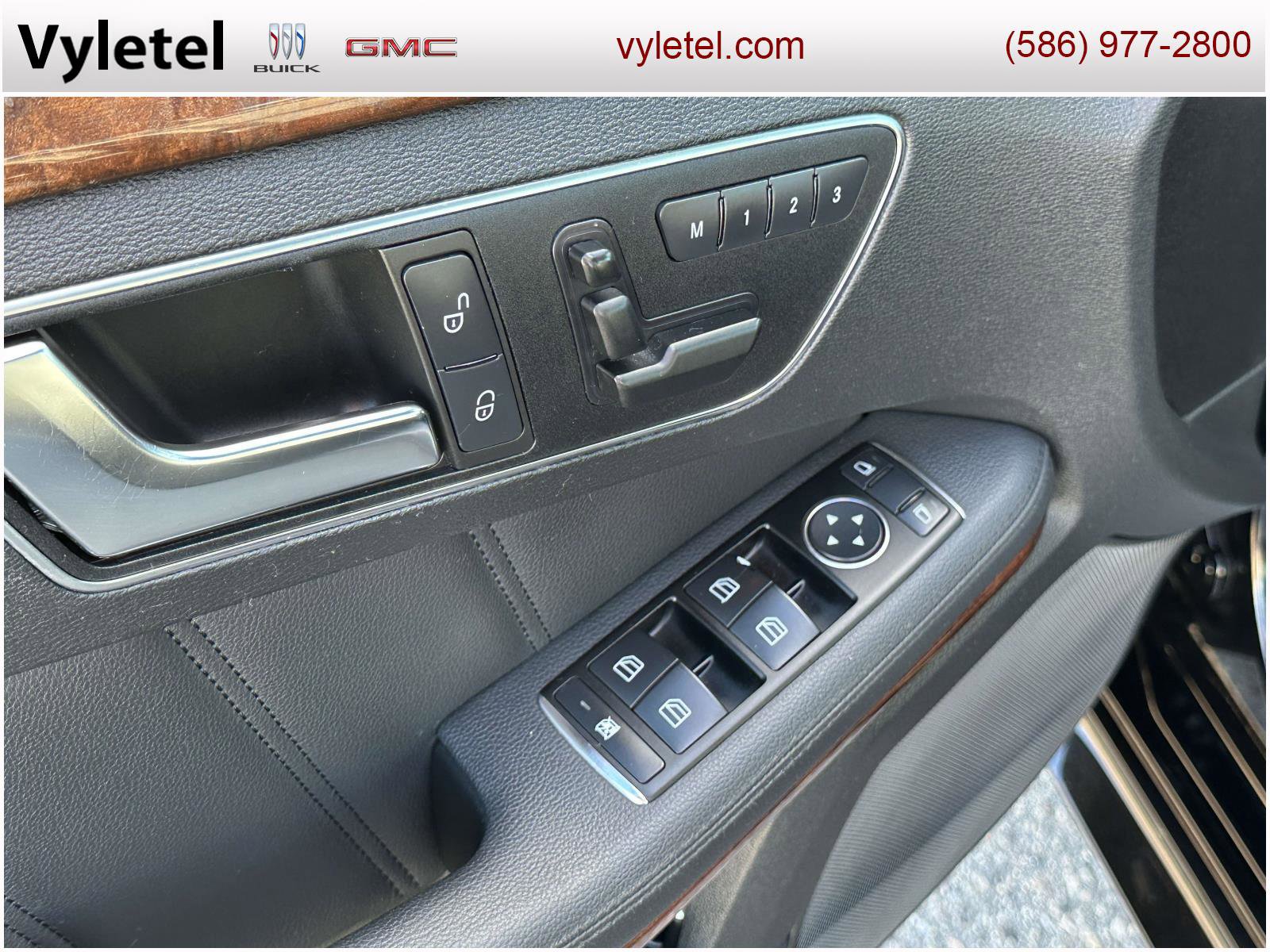 Used 2013 Mercedes-Benz E 350 4MATIC Sedan image 17