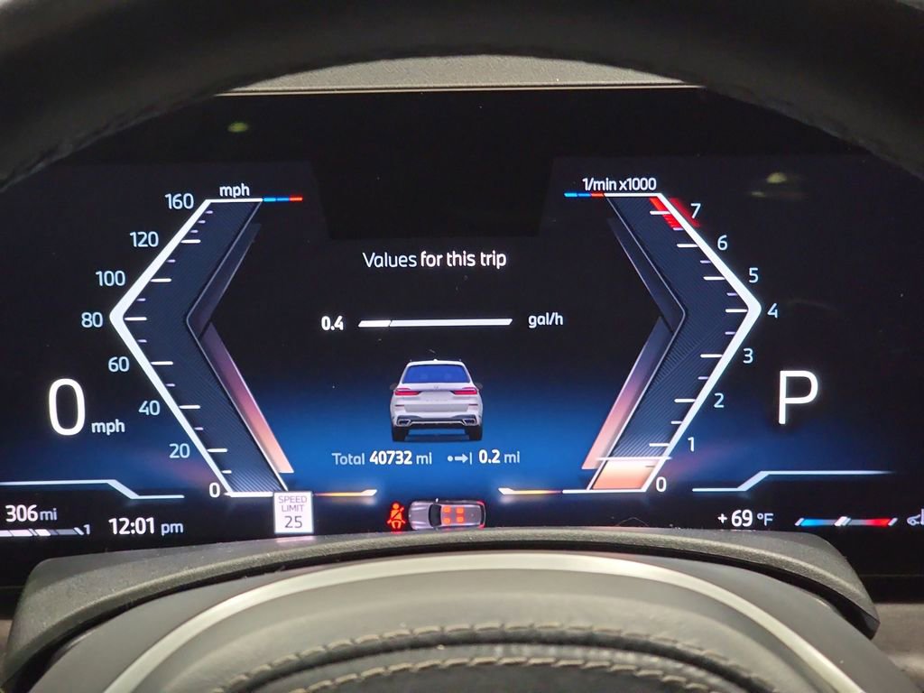 Certified 2024 BMW X7 xDrive40i w/ M Sport Package image 17