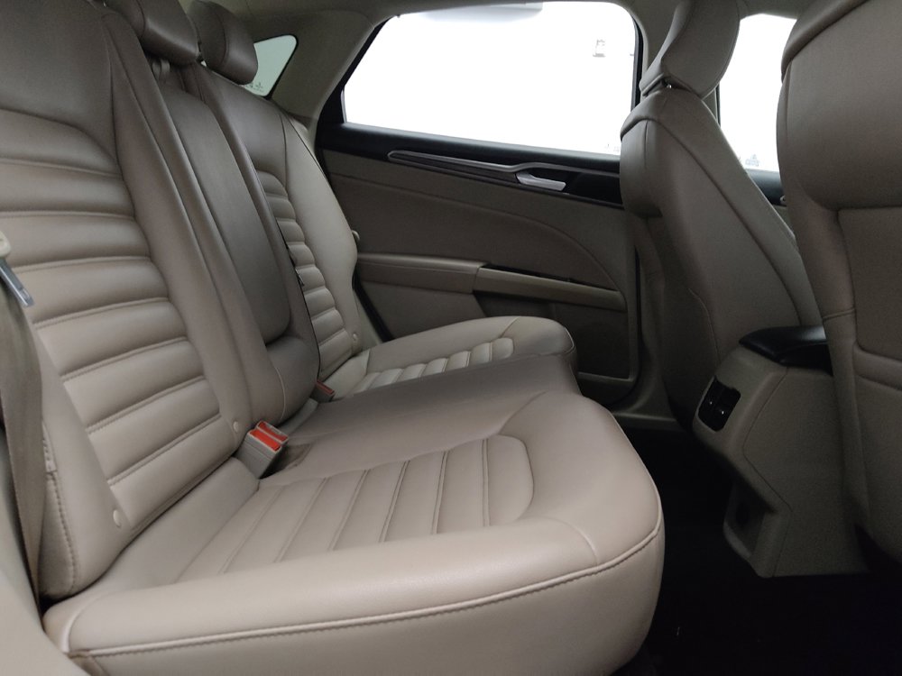 Used 2020 Ford Fusion SEL FWD image 19