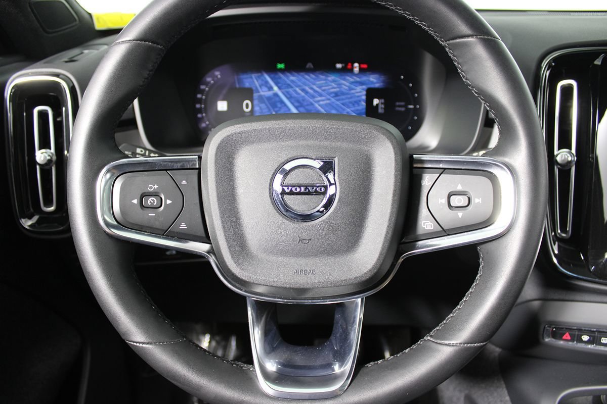 Used 2023 Volvo XC40 Recharge Ultimate AWD/4WD image 17