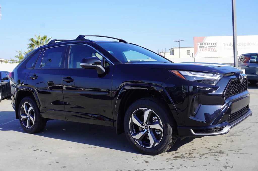 New 2025 Toyota RAV4 SE image 2