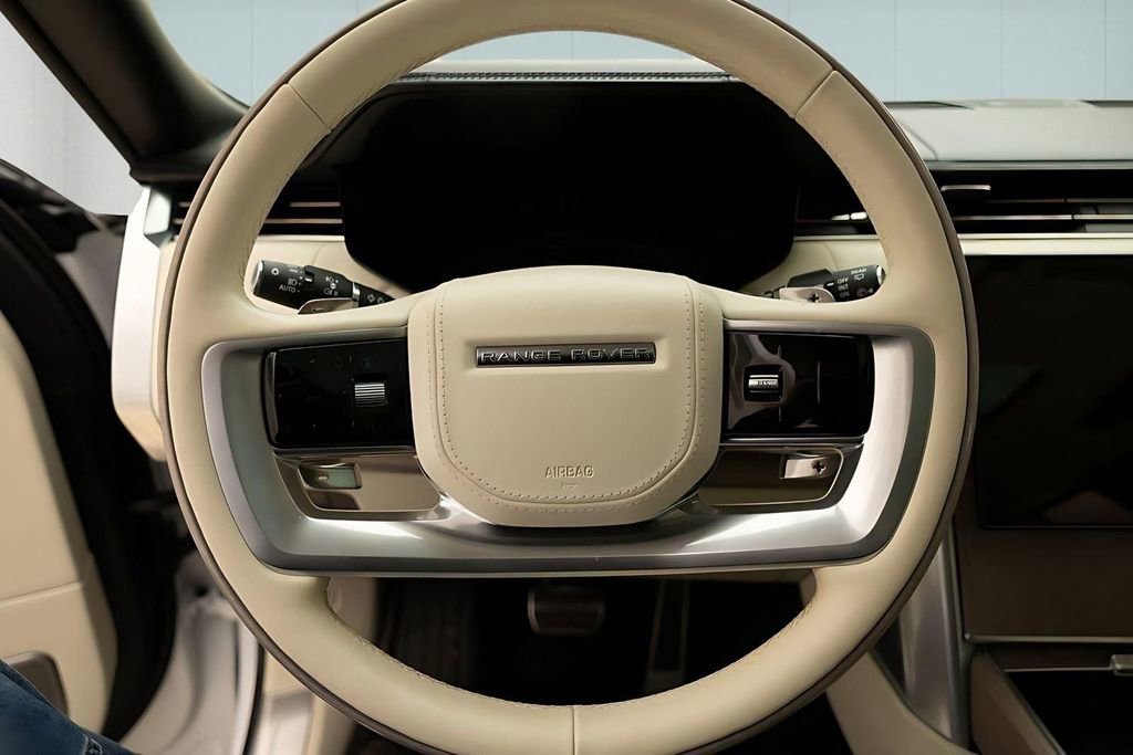 Used 2025 Land Rover Range Rover Autobiography image 39