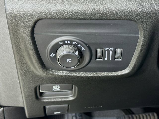 New 2025 Jeep Grand Cherokee L Overland w/ Trailer Tow Package image 10