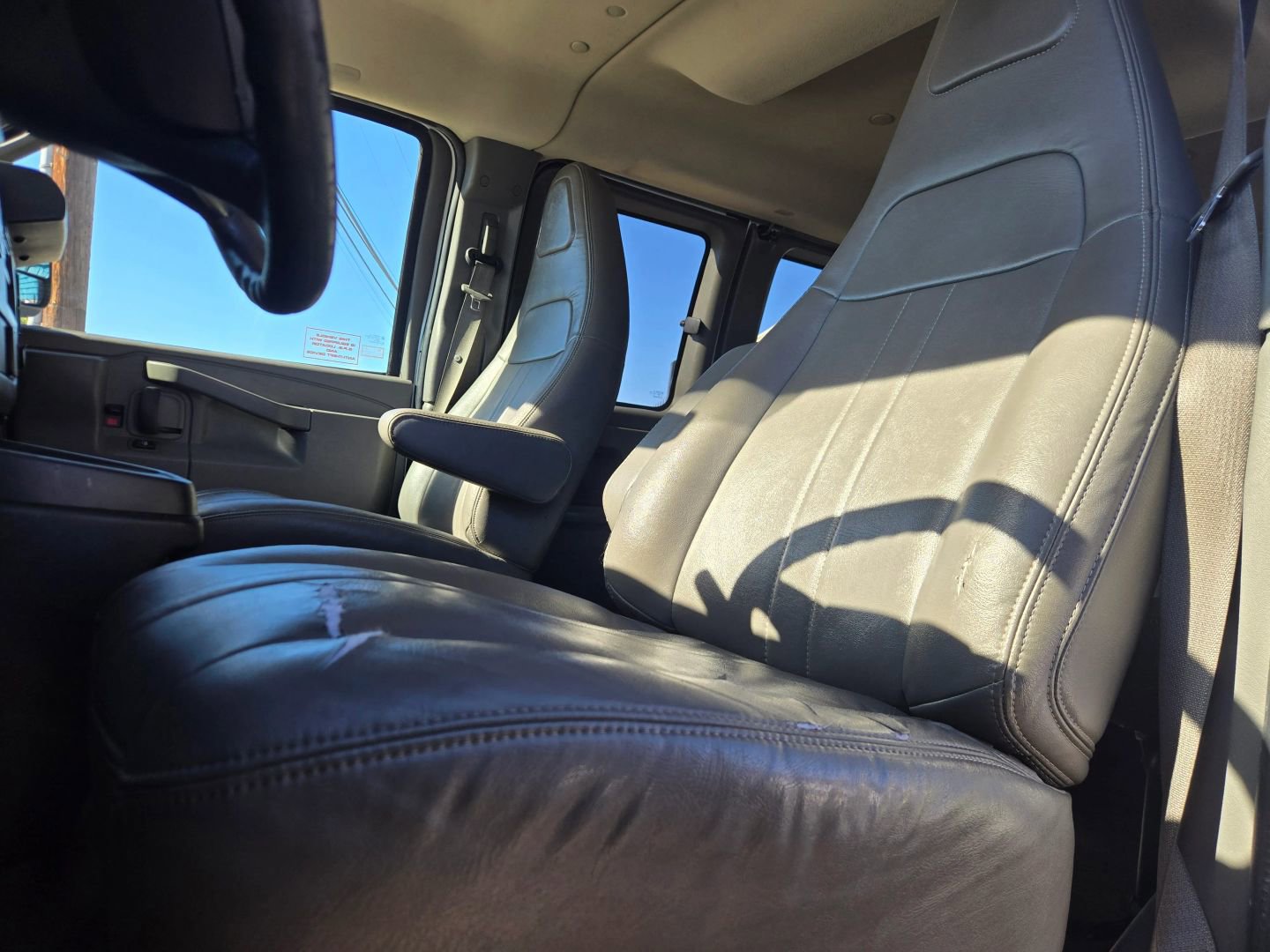 Used 2016 GMC Savana 3500 LS image 10