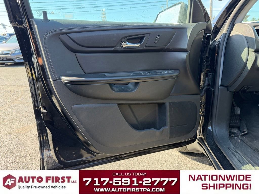 Used 2017 Chevrolet Traverse LT w/ Style and Technology Package AWD/4WD image 9