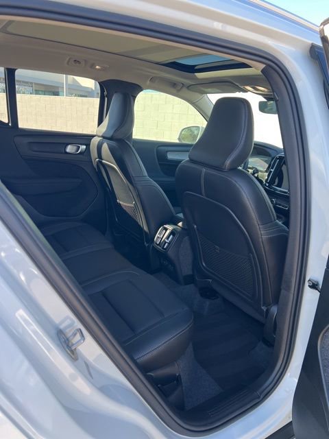 New 2025 Volvo XC40 B5 Core w/ Protection Package Premier image 29