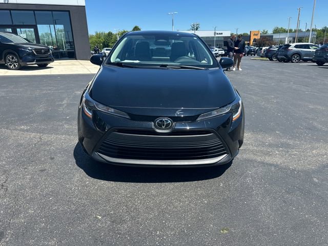 Used 2023 Toyota Corolla LE w/ Carpet Mat Package (TMS) FWD image 4