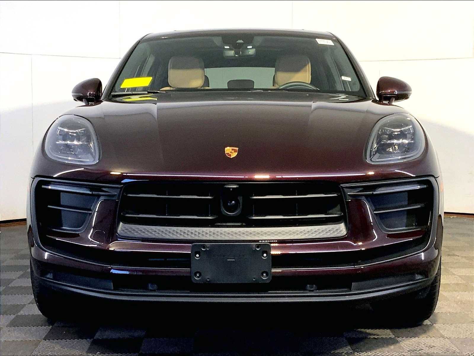 Certified 2025 Porsche Macan image 10