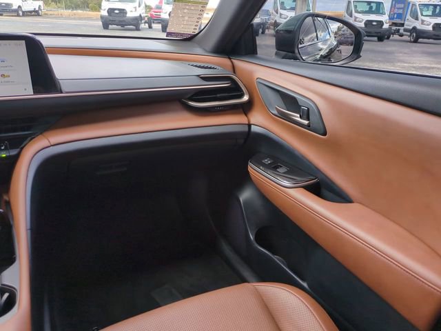 Used 2025 Toyota Crown Signia image 19