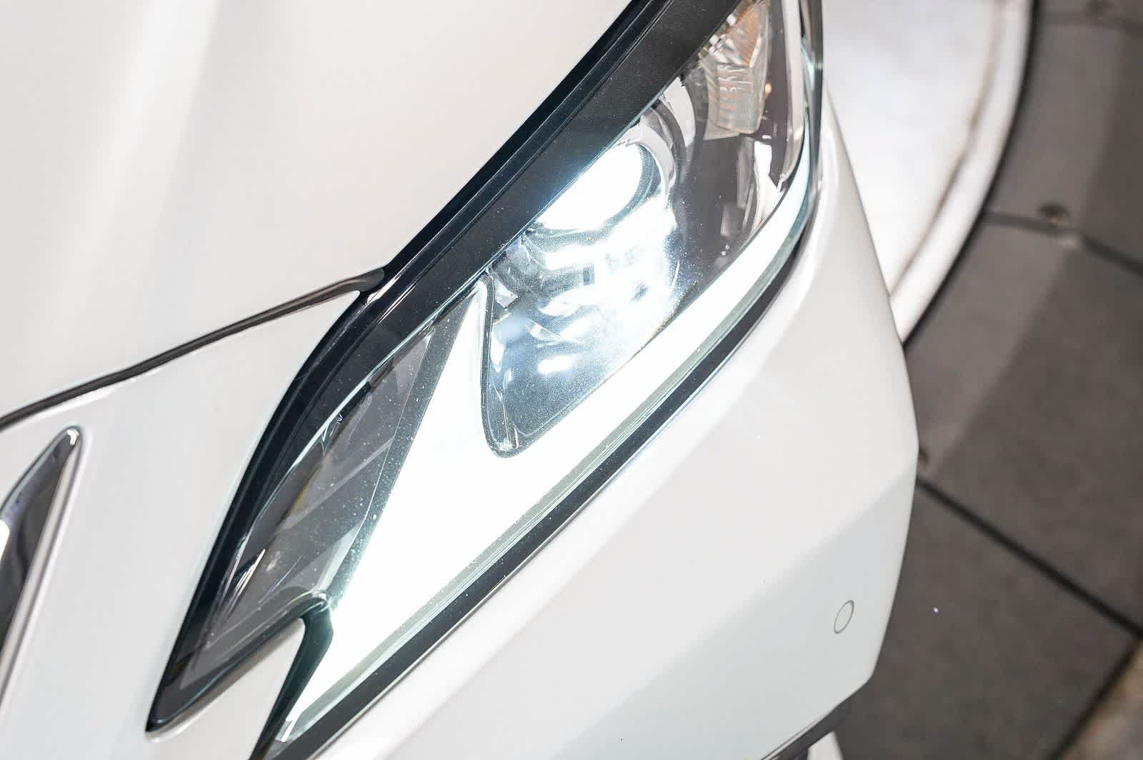 Used 2025 Lexus ES 300h w/ Premium Package FWD image 7