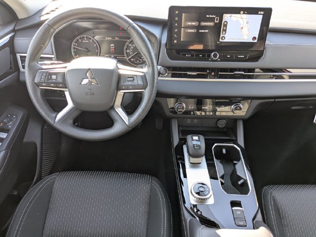 Used 2026 Mitsubishi Outlander ES FWD image 14