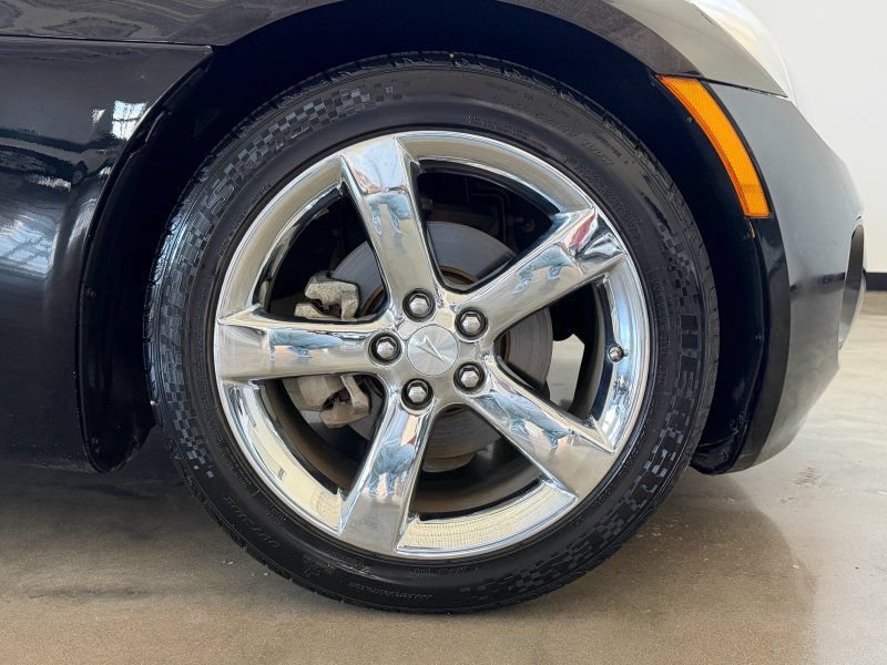Used 2008 Pontiac Solstice GXP w/ Premium Package RWD image 14