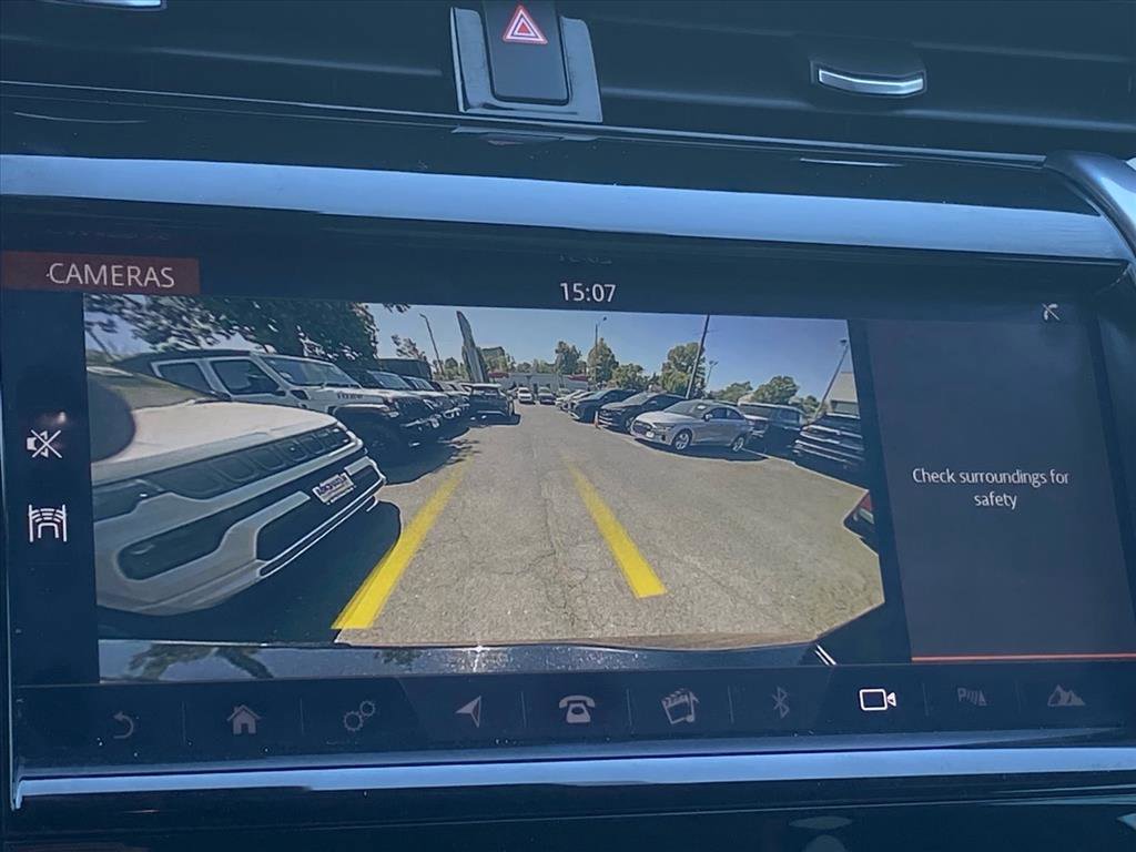 Used 2020 Land Rover Discovery Sport SE R-Dynamic image 14