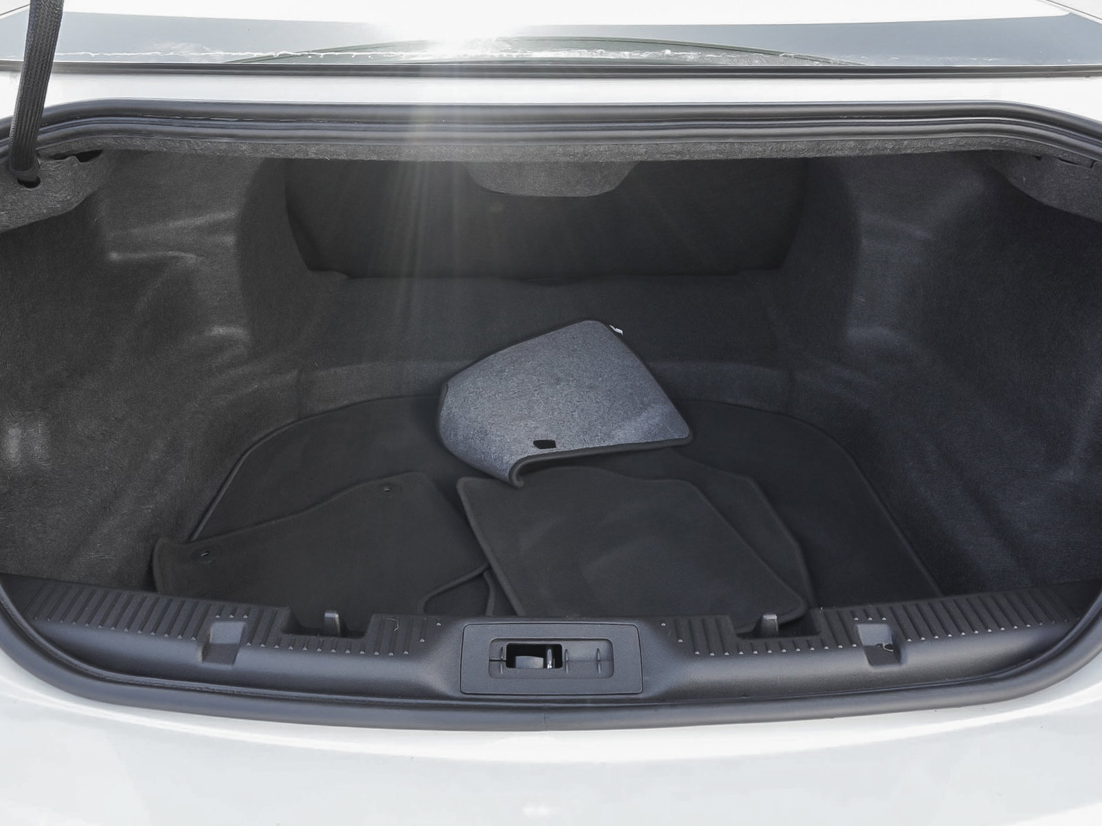 Used 2013 Lincoln MKS AWD image 50