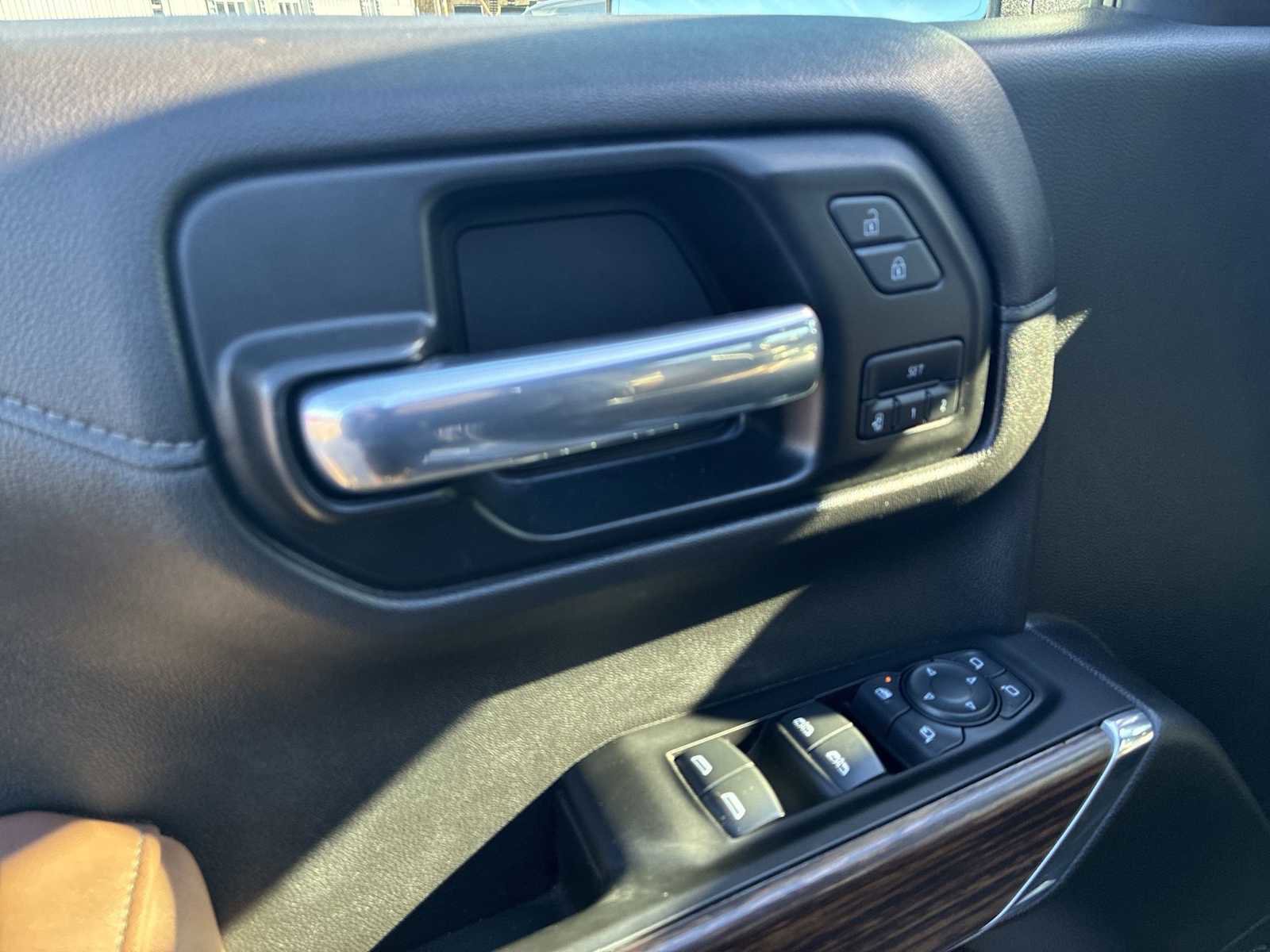 Used 2022 Chevrolet Silverado 1500 High Country image 24