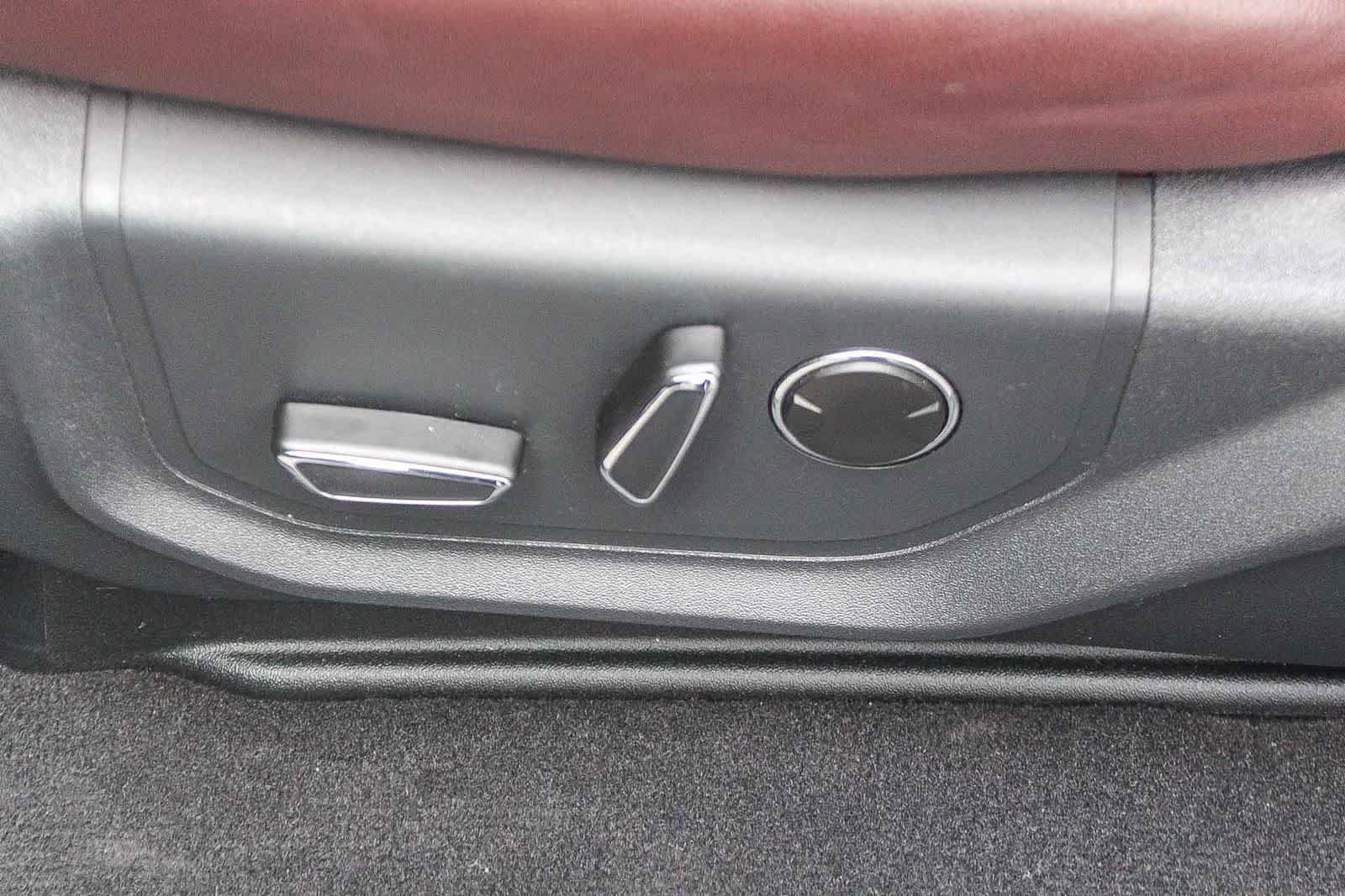 Used 2024 Ford Expedition Limited RWD image 23