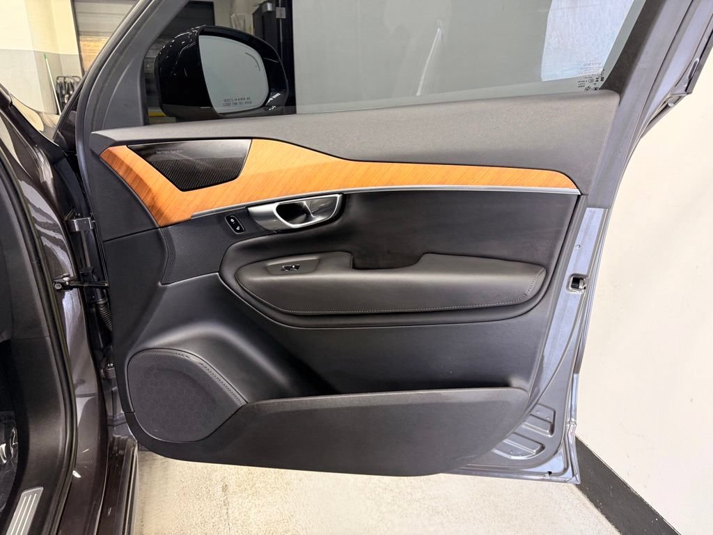 Used 2023 Volvo XC90 B6 Plus w/ Protection Package Premier AWD/4WD image 28