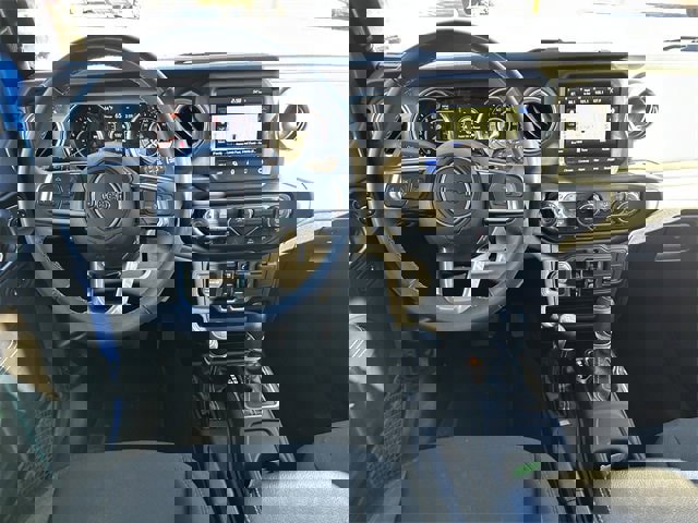 Used 2023 Jeep Wrangler Sahara image 13