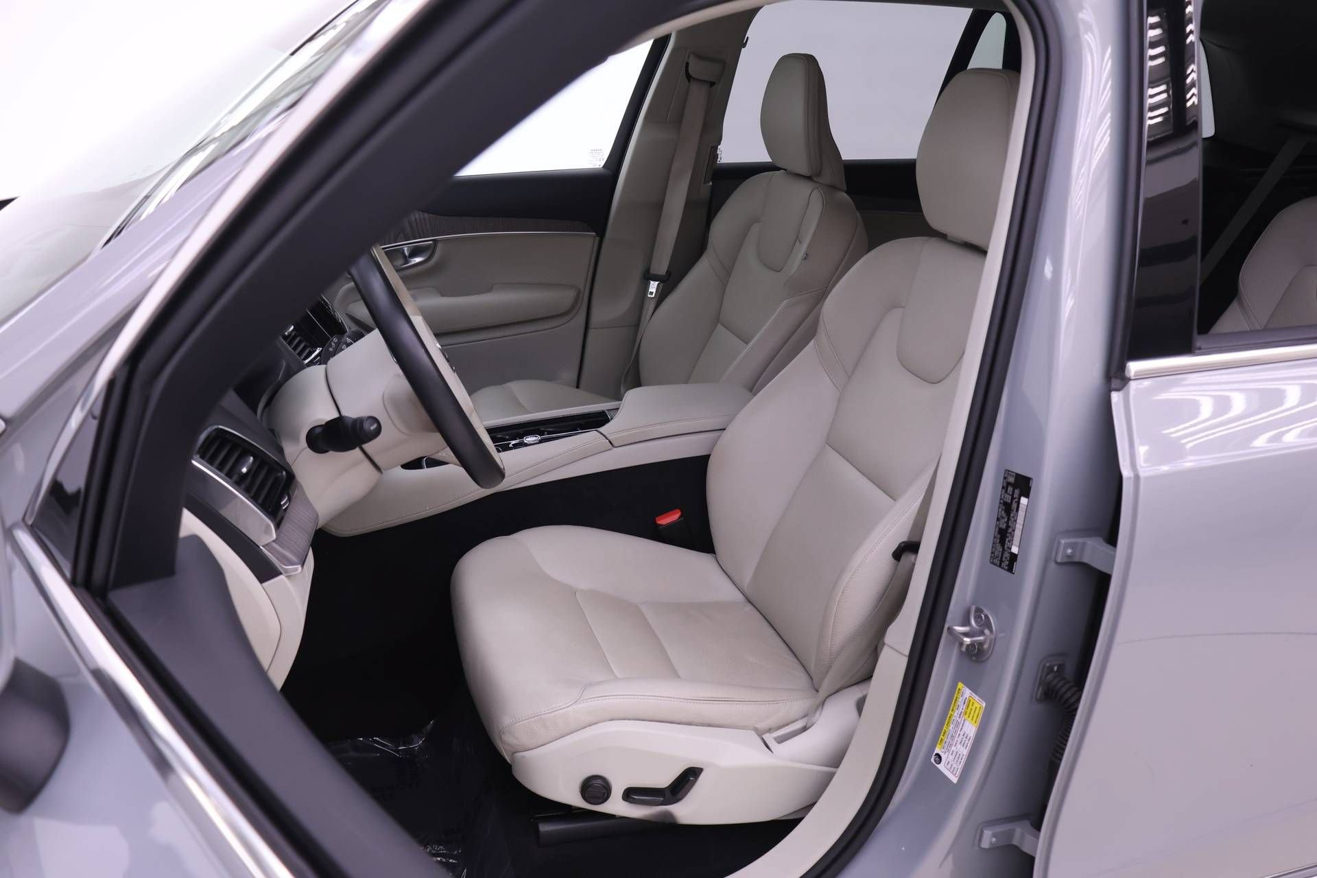 Used 2024 Volvo XC90 B6 Plus AWD/4WD image 7