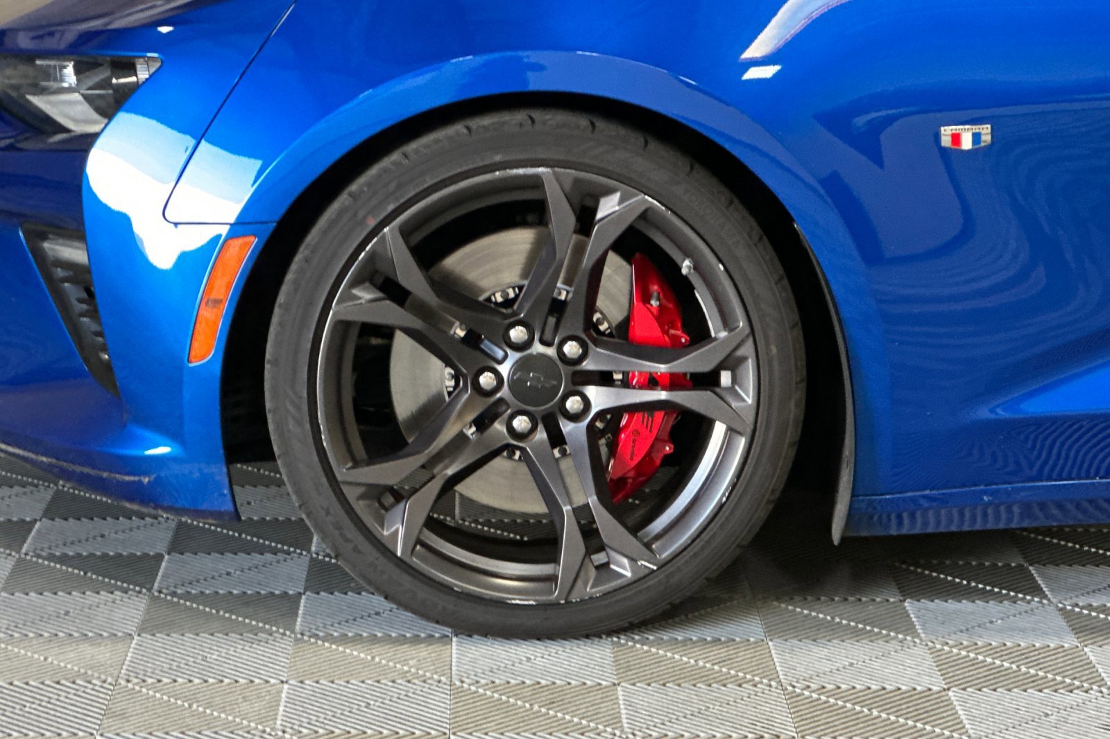 Used 2018 Chevrolet Camaro SS image 43