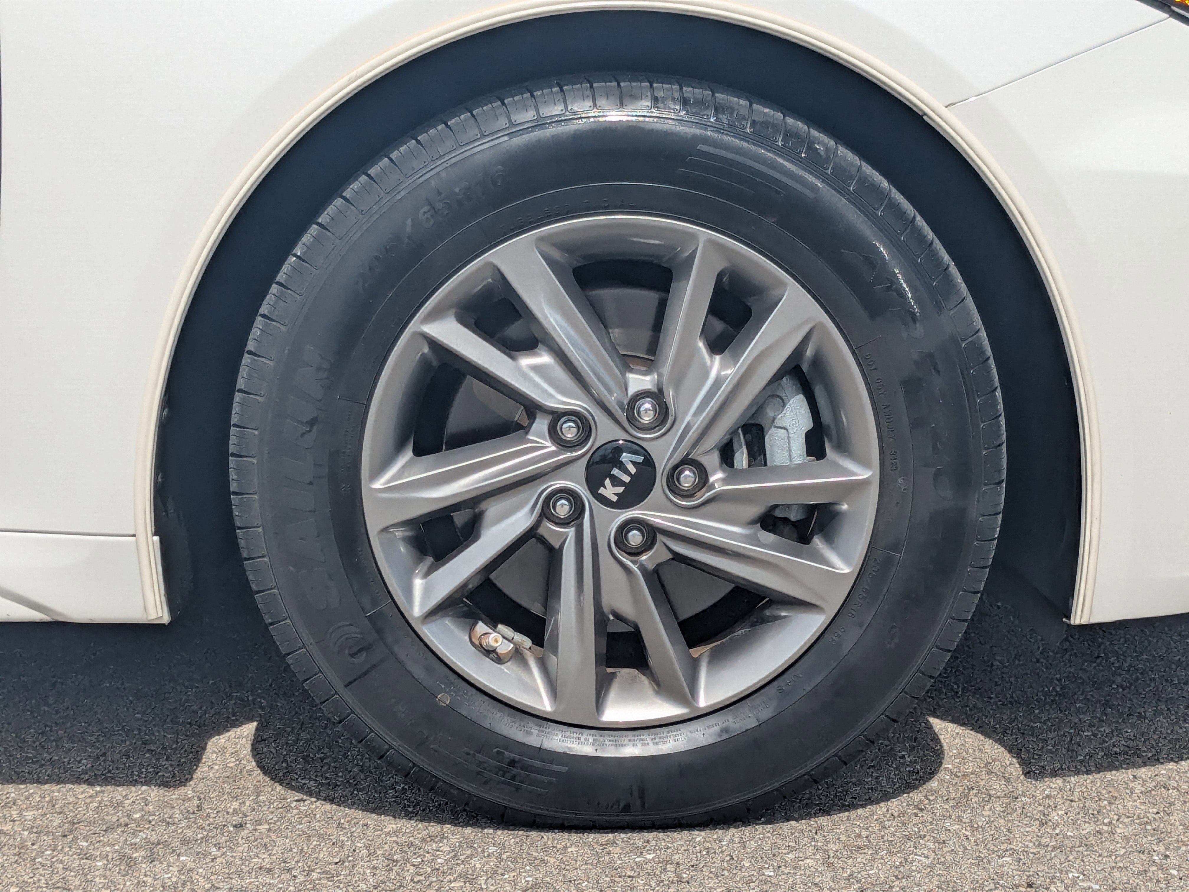 Used 2019 Kia Optima LX image 11