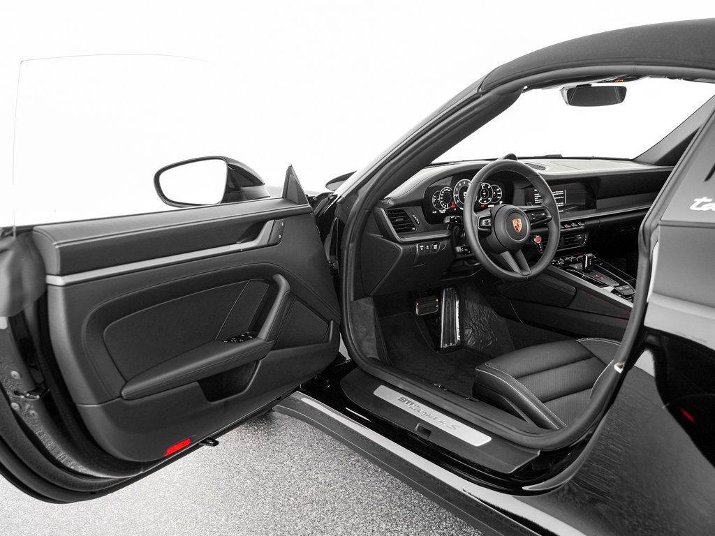 Used 2026 Porsche 911 Targa 4S w/ Sport Chrono Package AWD/4WD image 12