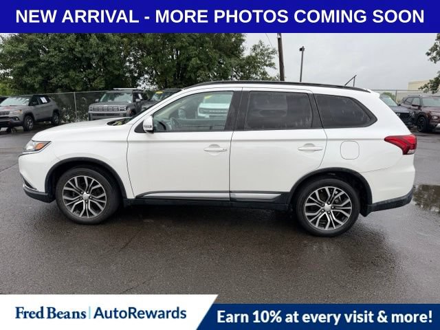 Used 2016 Mitsubishi Outlander SEL AWD/4WD image 4
