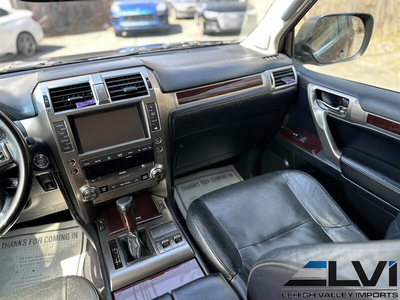 Used 2018 Lexus GX 460 Premium w/ Premium Package AWD/4WD image 22