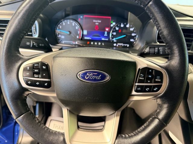 Used 2022 Ford Explorer XLT w/ Equipment Group 202A image 9