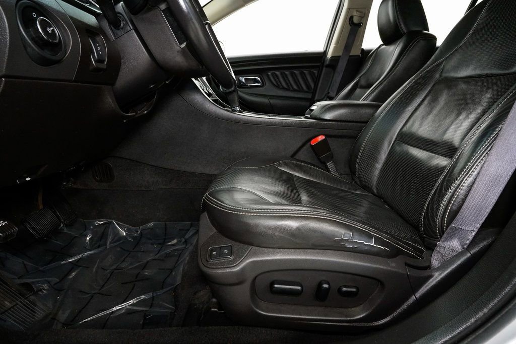 Used 2010 Ford Taurus Limited image 9