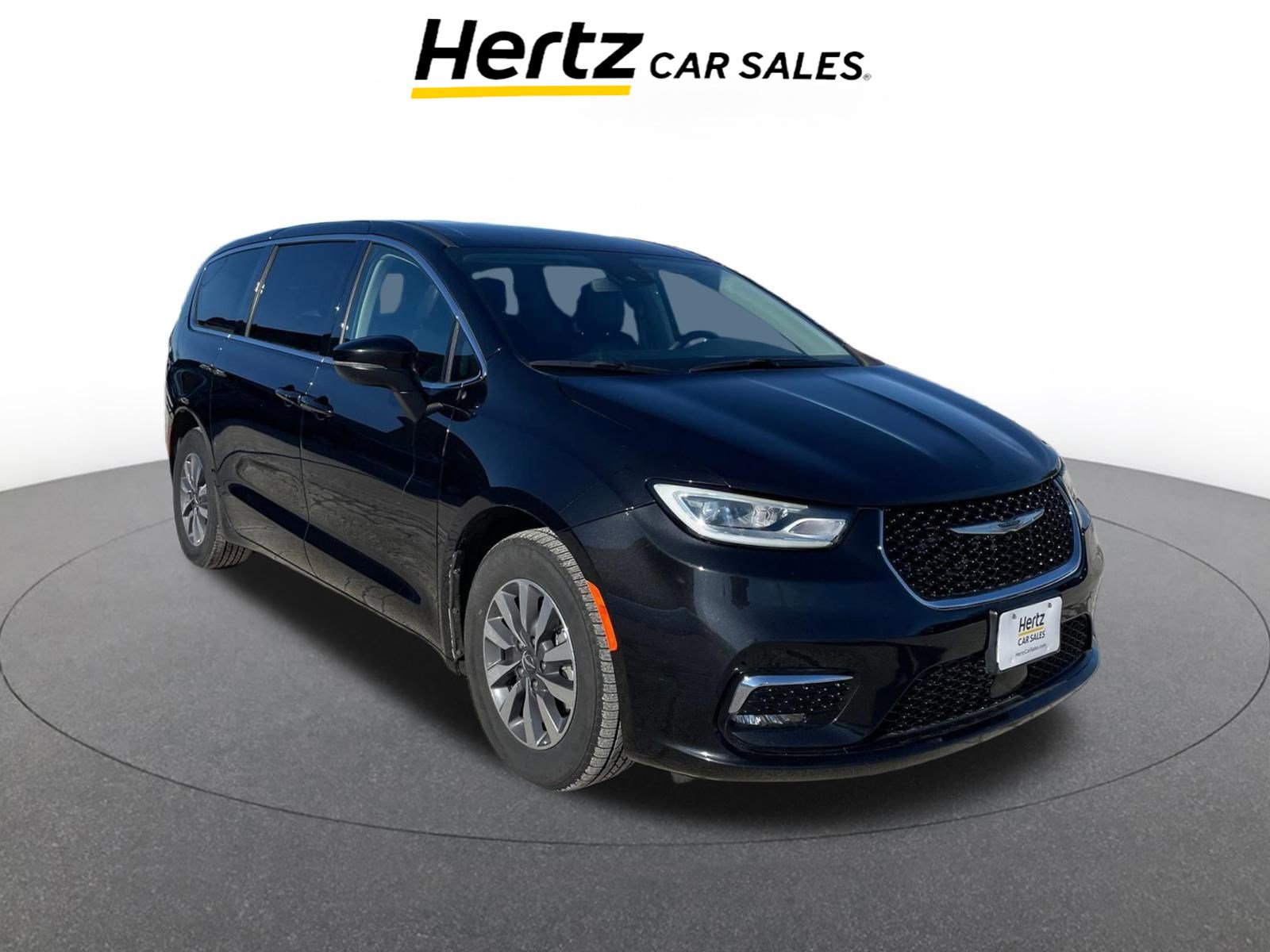 Used 2023 Chrysler Pacifica Touring-L image 1