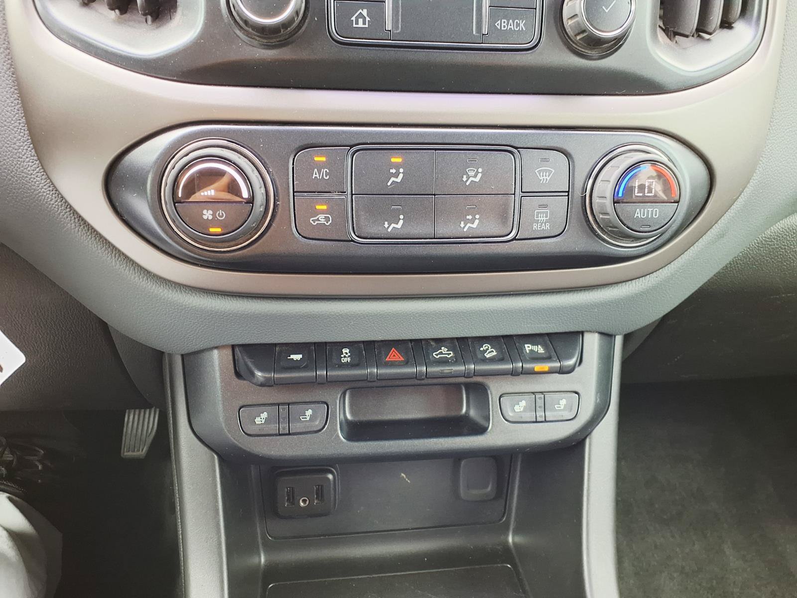 Used 2019 Chevrolet Colorado Z71 AWD/4WD image 23